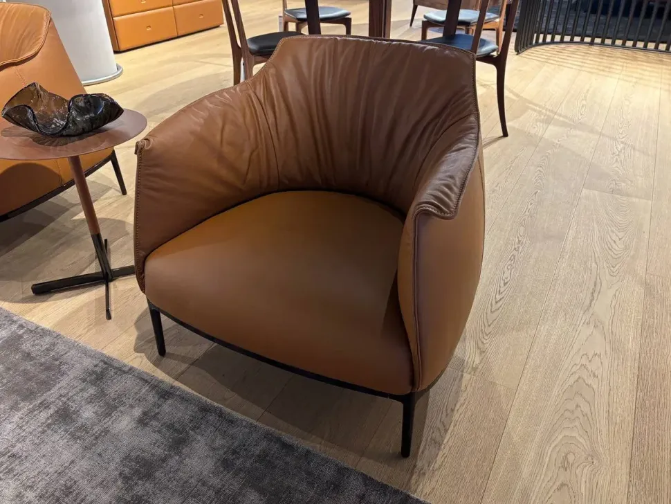 Poltrona con seduta fissa Archibald Poltrona frau in Offerta Outlet approfittane ora!