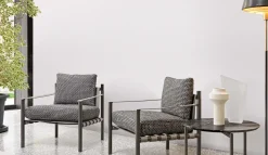 Poltrona con seduta fissa Iko Flou a prezzo Outlet