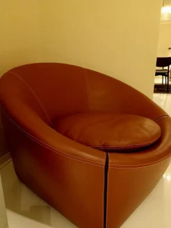 Poltrona con seduta fissa Minotti capri pelle Minotti in Offerta Outlet