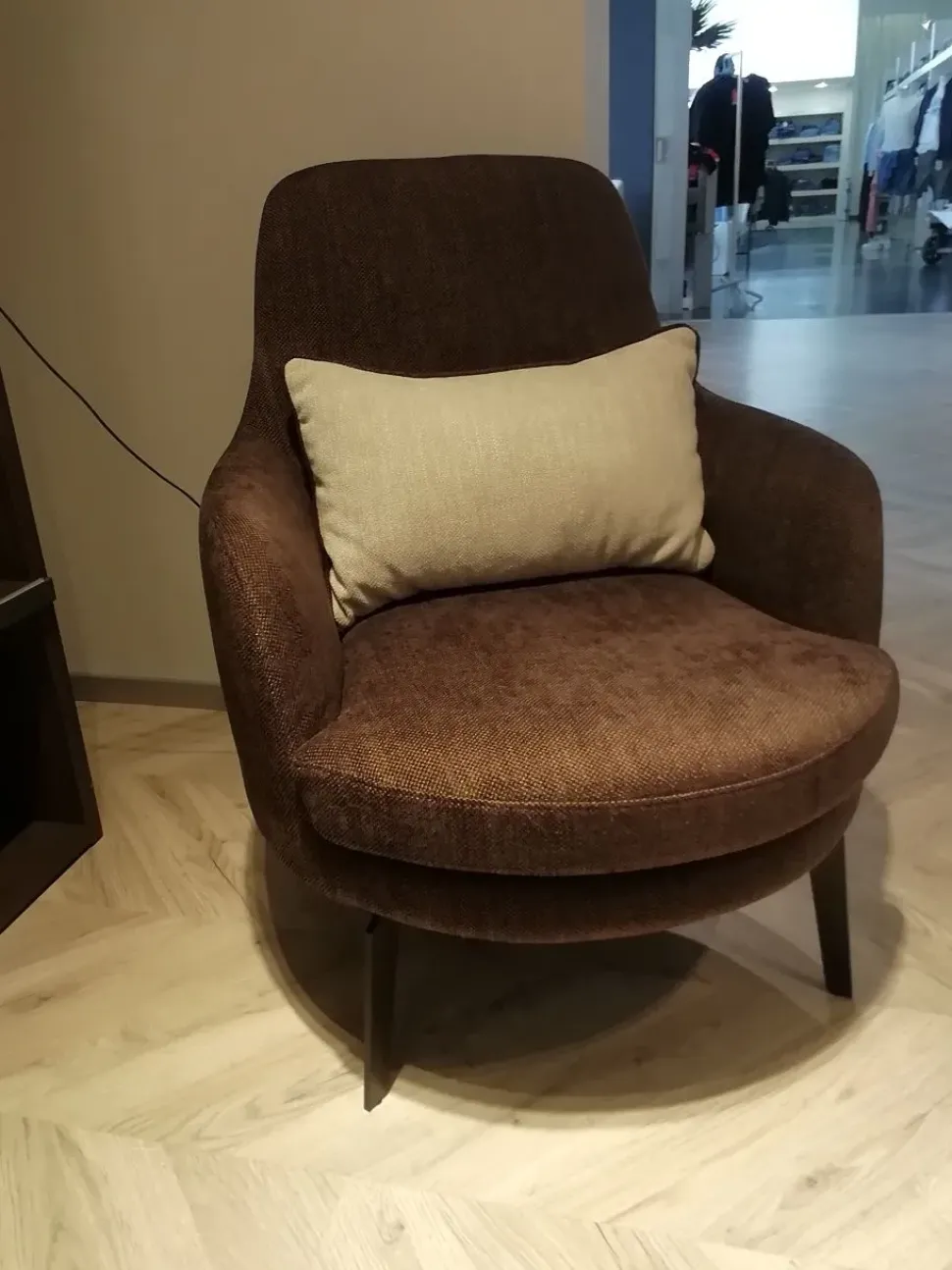 Poltrona in stile design Air Le comfort in Offerta Outlet