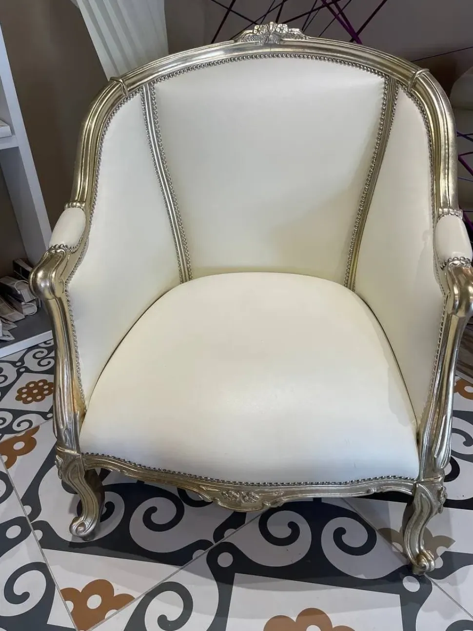 Poltrona modello Sissi Cantori ad un prezzo vantaggioso