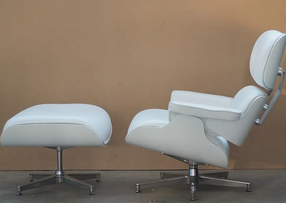 Poltrona Poltrona girvole modello eames Artigianale in Pelle SCONTATA