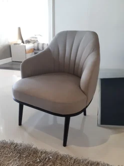 Poltrona Poltrona modello  aaron Le comfort in Tessuto SCONTATA