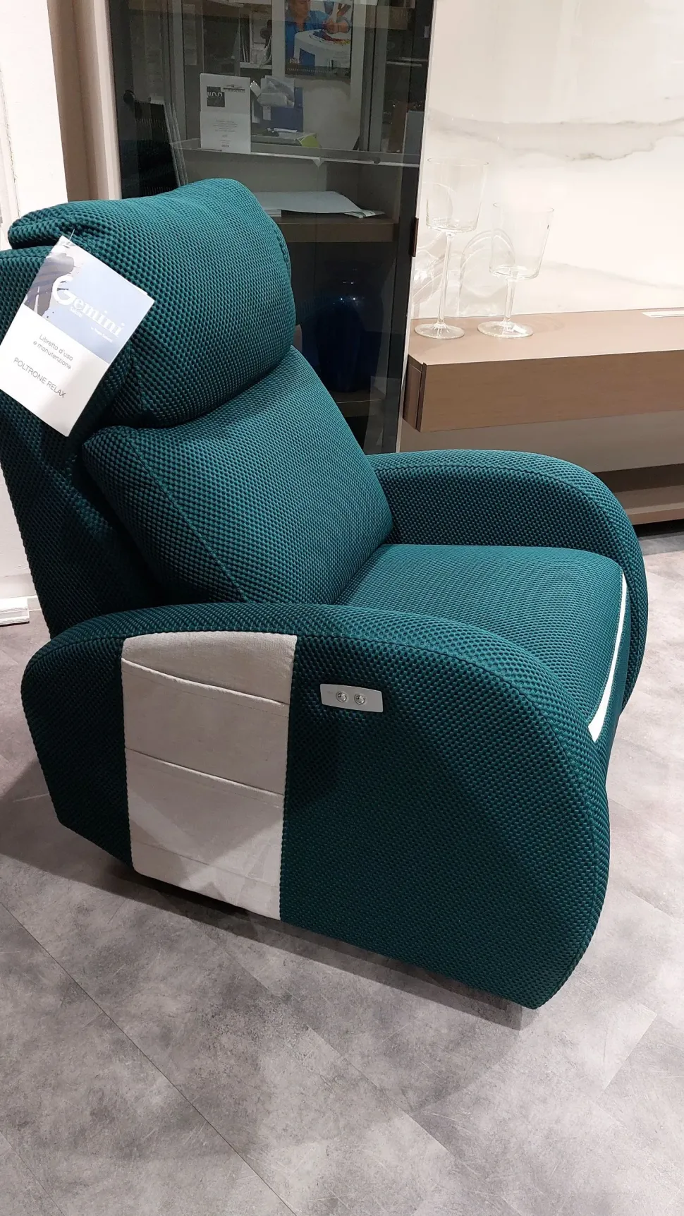 Poltrona relax modello Nadia girevole a marchio Artigianale a prezzi outlet