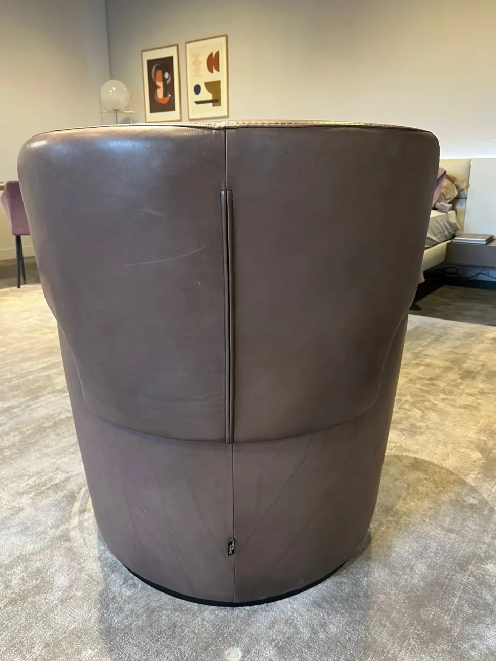 Poltroncina Claire swivel Con seduta fissa a marchio Ditre italia scontata