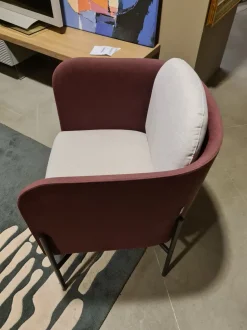 Poltroncina in stile design modello Haiku Novamobili a prezzo ribassato