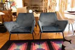 Poltroncina modello Poltrona artigianale in velluto Artigianale in Tessuto a prezzo scontato