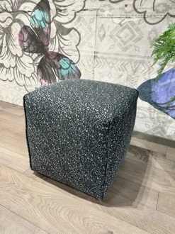 Pouf moderno modello Dove vuoi Longoni poltrone e divani a prezzo scontato