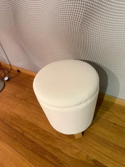 Pouf moderno modello Pouf Artigianale a prezzo Outlet