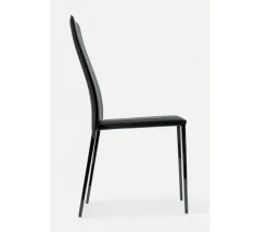 Progettista interni: Sedia Tai Bontempi, schienale alto, trapuntata, prezzo ribassato.