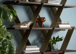 Scopri Castle: libreria Tonin Casa in legno scontata -30%! Ottieni un arredo di qualità a prezzo scontato.