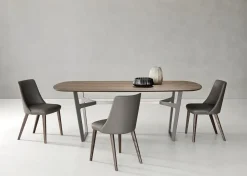 Scopri il tavolo ovale Obi Sangiacomo scontato del 20%! Un'occasione imperdibile!