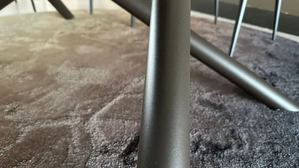 Scopri il Tavolo sagomato Random Ozzio con uno sconto del 30%! Design moderno ed elegante, perfetto per la tua casa.