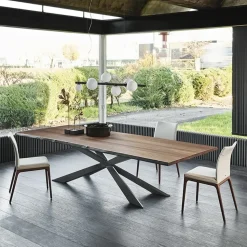 Scopri il Tavolo Spyder Wood di Cattelan Italia. Realizzato in legno, è perfetto per arredare la tua casa.