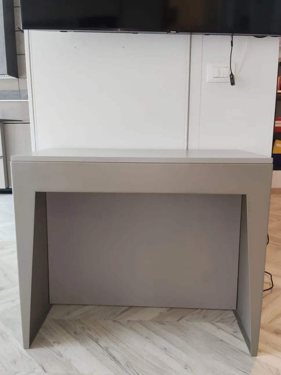 Scopri la consolle Marvel Pezzani a prezzi outlet