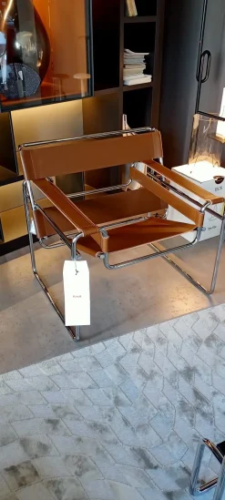 Scopri la poltrona modello Wassily Knoll in offerta!