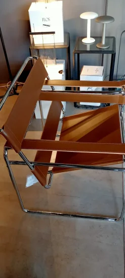 Scopri la poltrona modello Wassily Knoll in offerta!