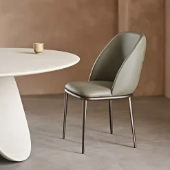 Scopri la sedia Mariel di Cattelan Italia: richiedi il prezzo! Design unico ed elegante.