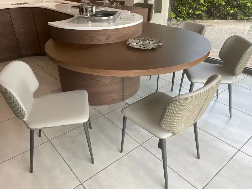 Scopri la Sedia Wrap Midj con sconto! Ottieni un arredamento di qualità a prezzi imbattibili.