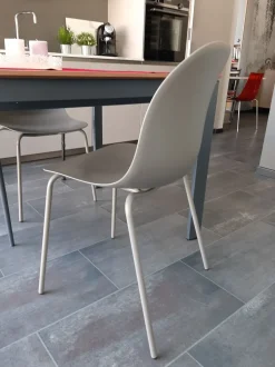 Sedia Accademy di Connubia: richiedi ora il prezzo