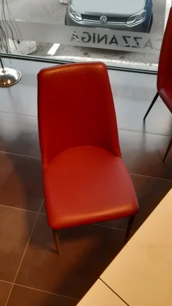 Sedia Branch da soggiorno realizzata in pelle scontata del 40%