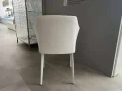 Sedia con braccioli modello Carmen a prezzo riservato