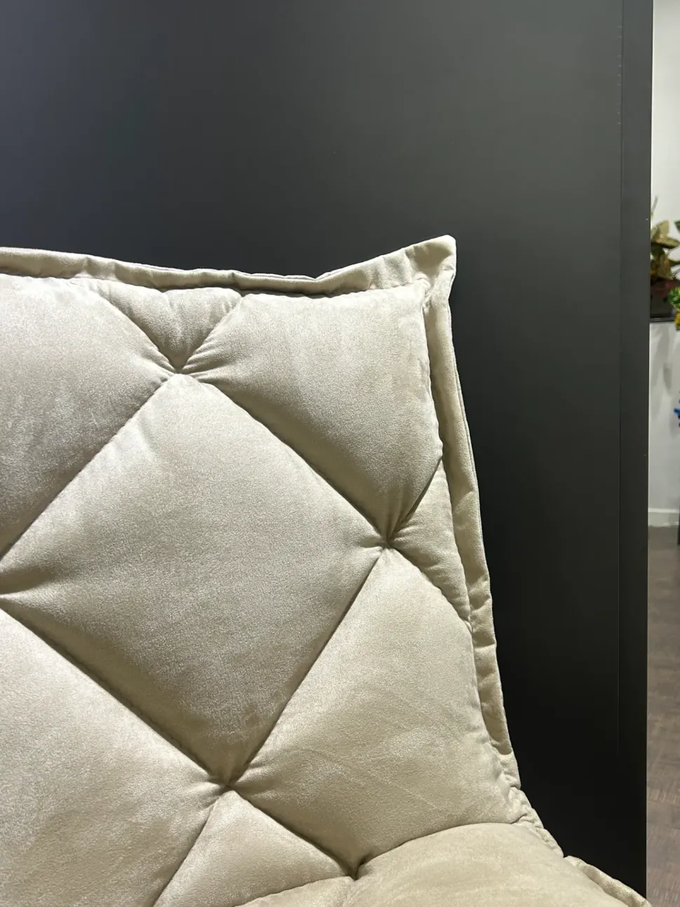 Sedia con schienale medio modello Digione a prezzo riservato