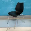 Sedia da cucina realizzata in plastica Maui di Kartell