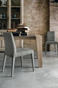 Sedia da cucina realizzata in tessuto Lucerna di Target point