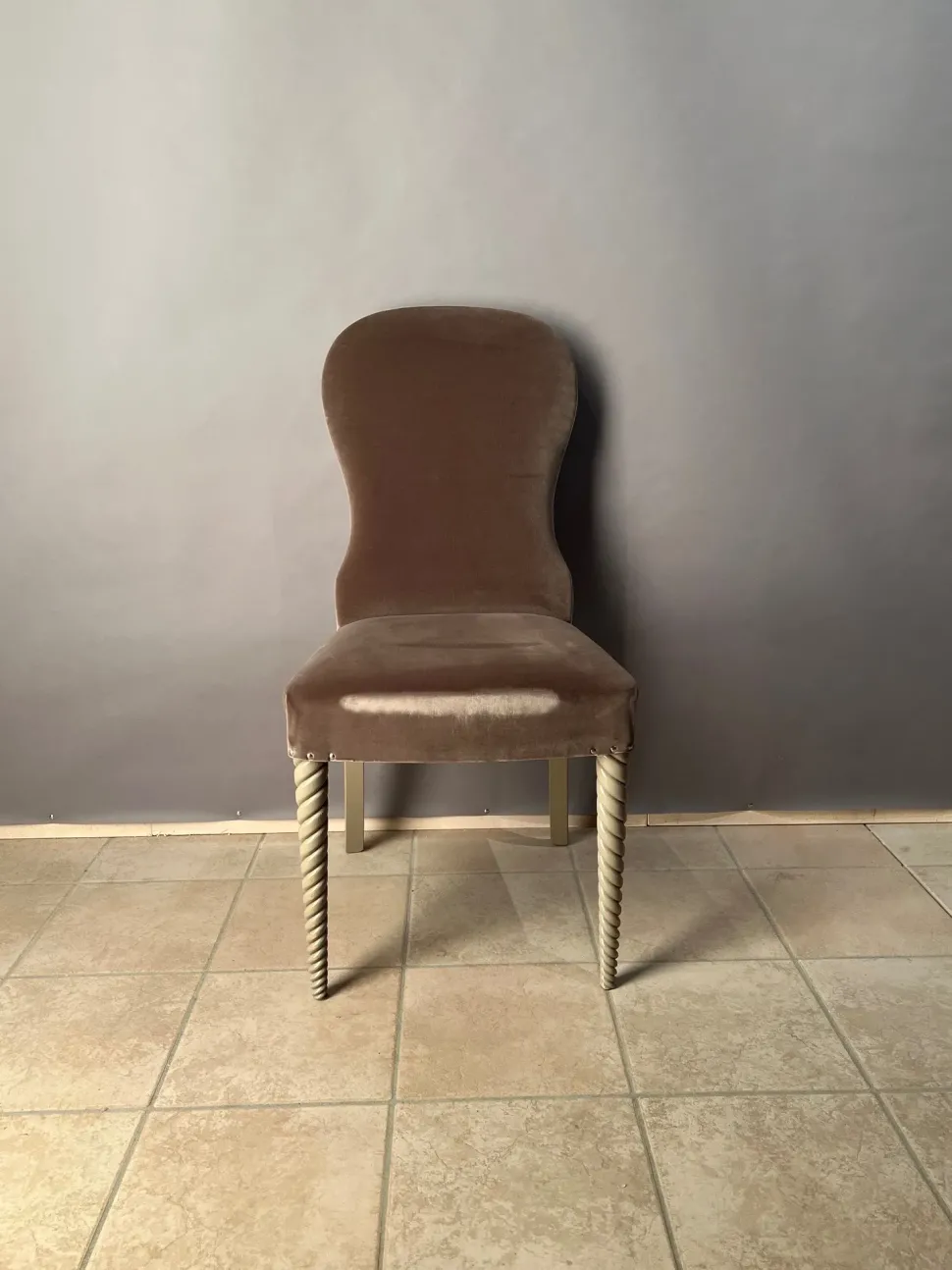 Sedia da soggiorno D107 con velluto di Marchetti SCONTATA 60%