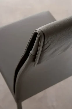 Sedia da soggiorno Luxy Ozzio in Offerta Outlet