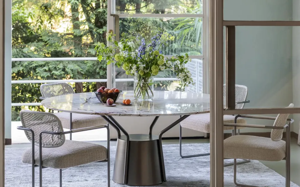 Sedia da soggiorno realizzata in tessuto Arno di Flou