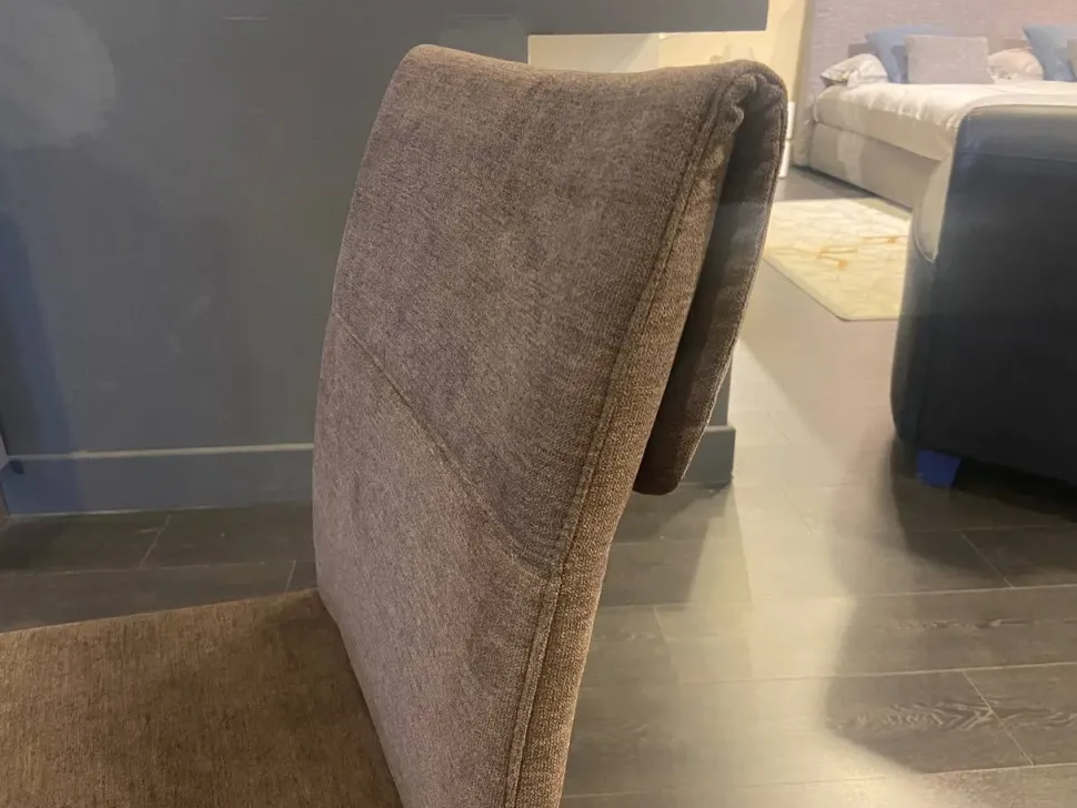 Sedia da soggiorno realizzata in tessuto Chance di Zamagna