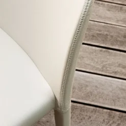 Sedia Daisy Cattelan Italia: Outlet, design moderno ed elegante.