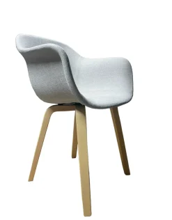 Sedia fissa Sedia substance con tessuto magis di Magis a prezzo scontato