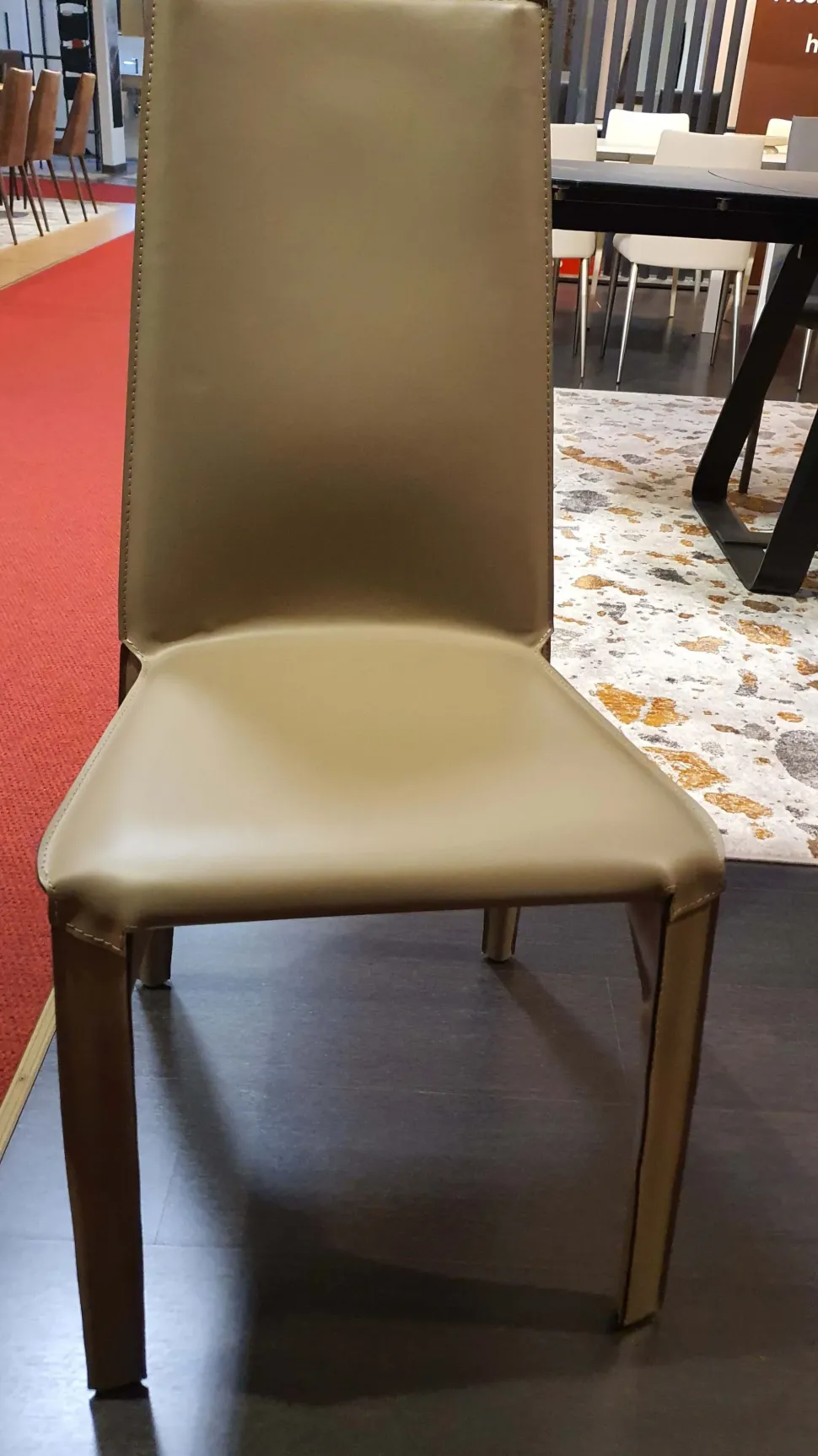 Sedia in cuoio senza braccioli Pagoda caffe in Offerta Outlet