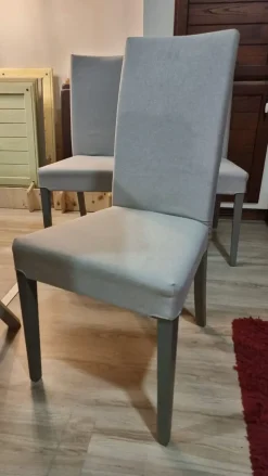 Sedia in legno con schienale alto Freda in offerta