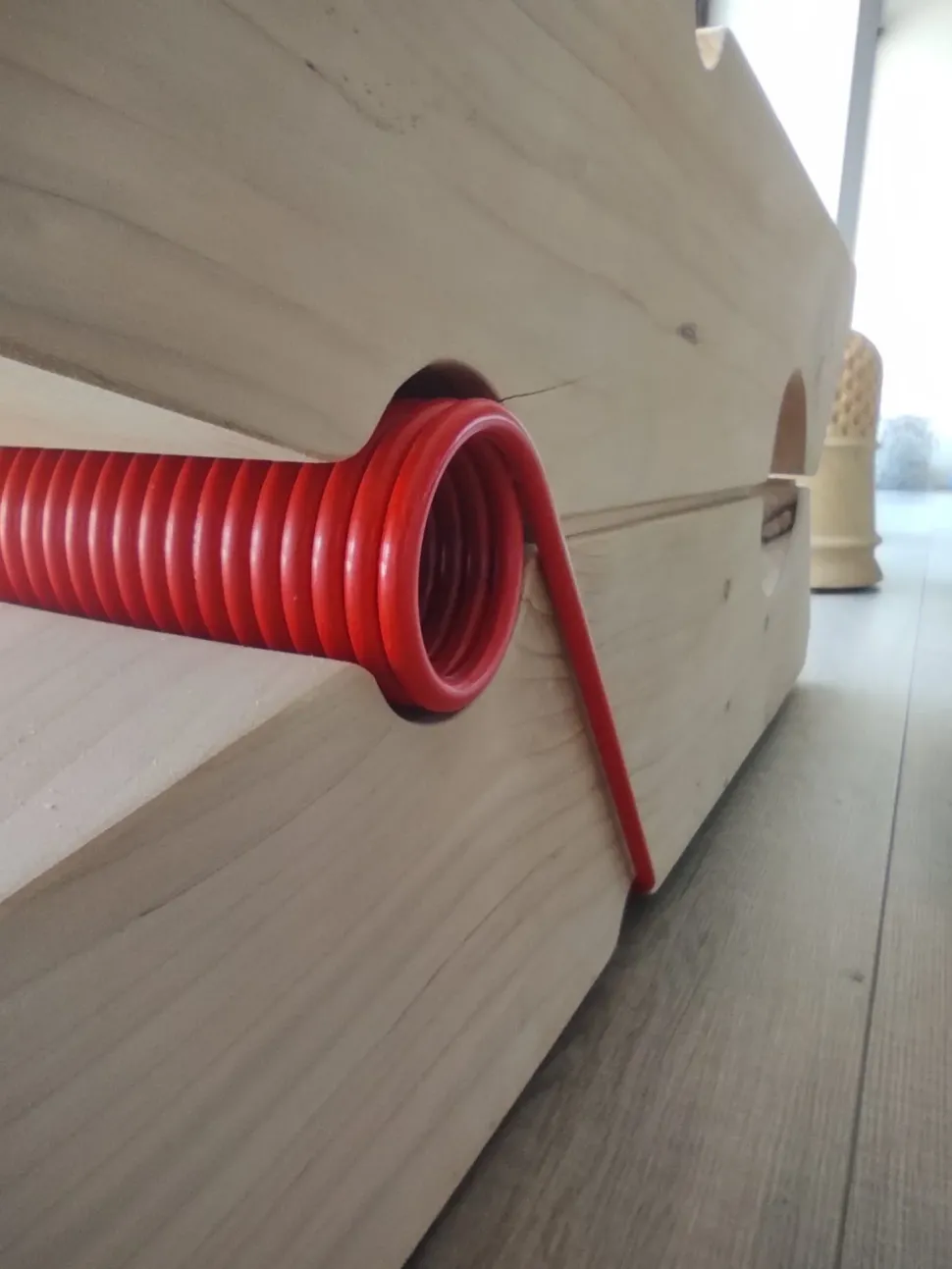 Sedia in legno senza braccioli Molletta in offerta