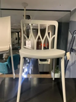 Sedia in plastica impilabile Galaxy in offerta