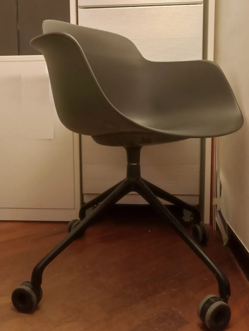 SEDIA Infiniti Sicla girevole con ruote PREZZI OUTLET