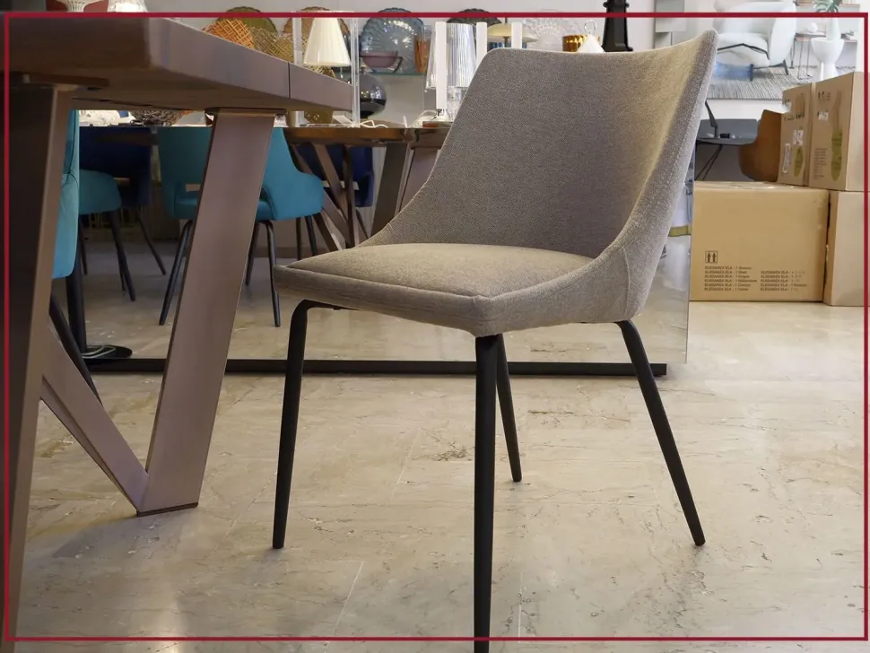 Sedia modello Alberta a marchio Artigianale scontata del 40%