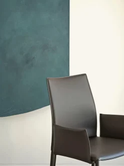 Sedia modello Linda con braccioli di Bontempi