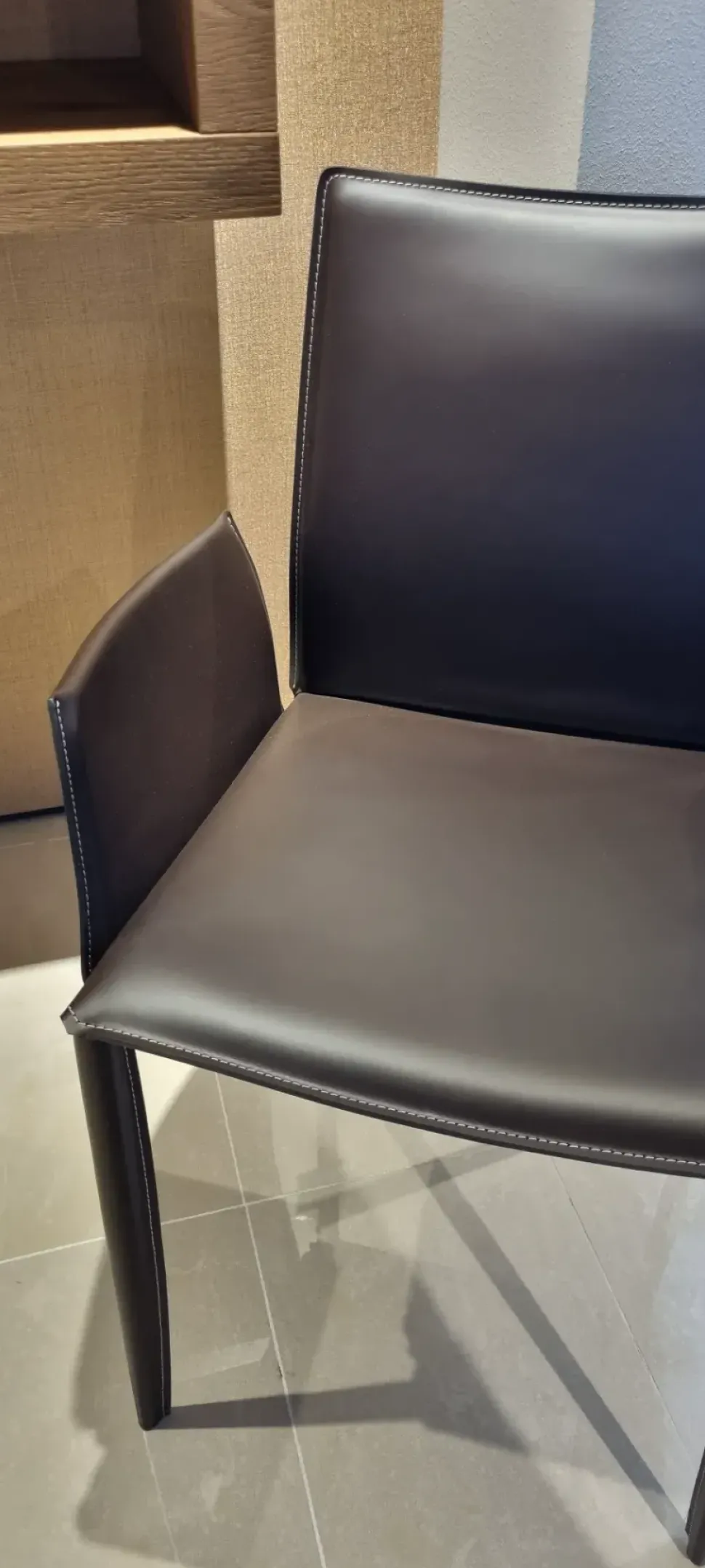 Sedia modello Linda con braccioli di Bontempi