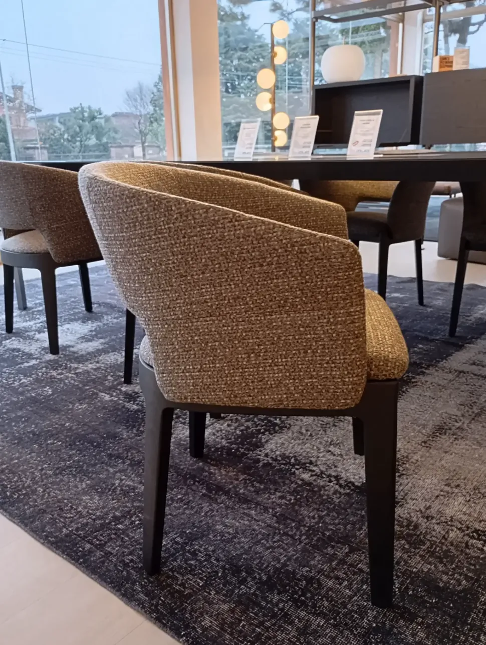 Sedia modello Poltroncina devon a marchio Molteni & c scontata del 35%