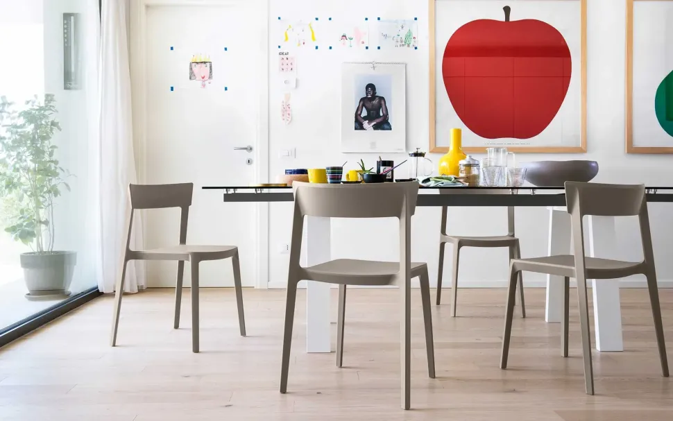 Sedia modello Skin di Connubia a prezzo riservato