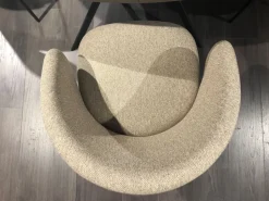 Sedia modello Tuka di Connubia a prezzo riservato