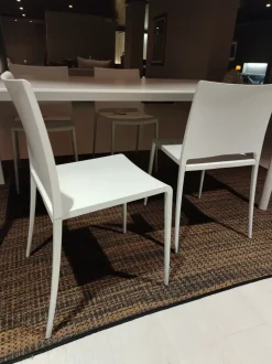 Sedia Mya da cucina realizzata in plastica scontata del 30%