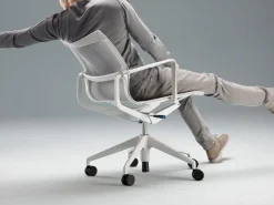 Sedia regolabile in altezza Physix Vitra a prezzo scontato