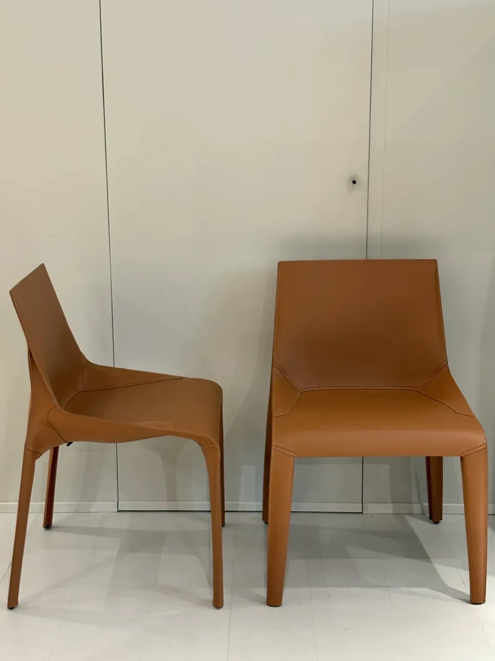 Sedia Seattle da cucina realizzata in cuoio scontata del 43%