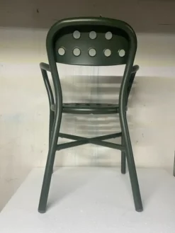 Sedia Sedia pipe con braccioli verde magis di Magis in OFFERTA OUTLET -42%